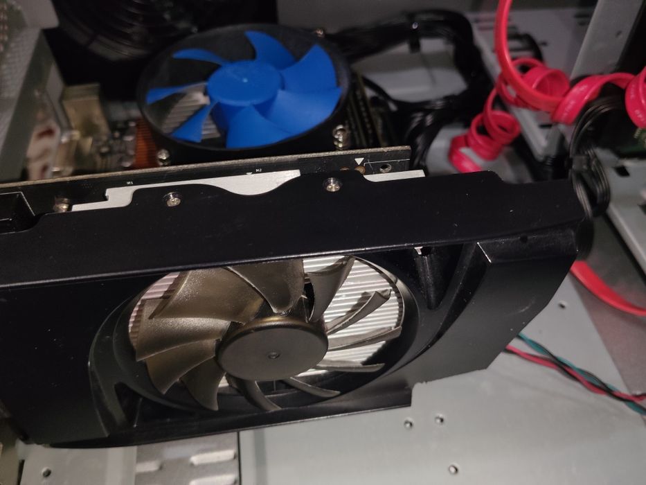 Средне игровой комп