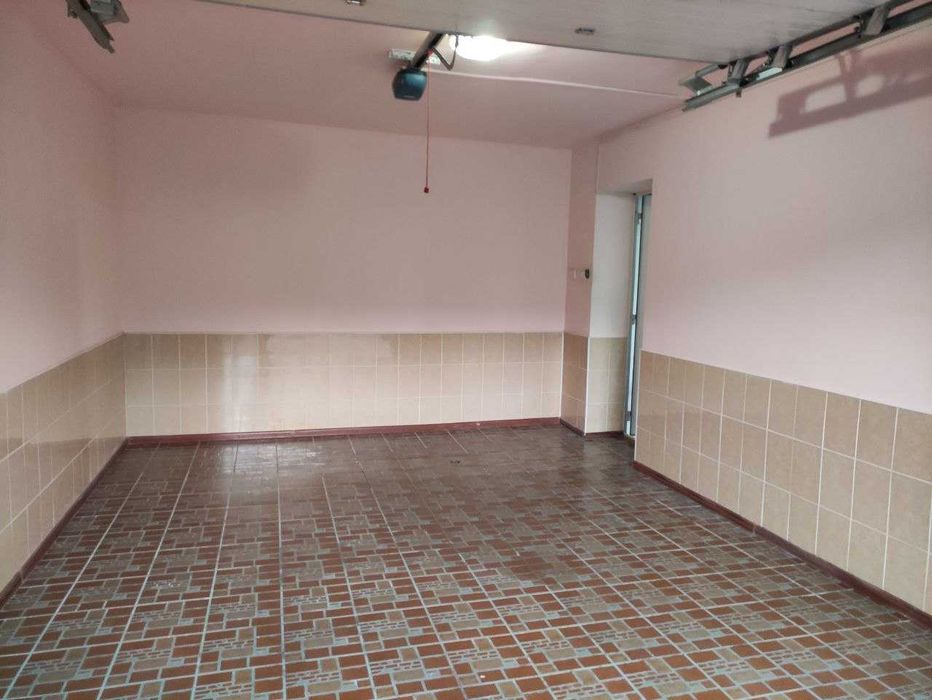 Uy sotiladi Toshkentda 10 sotok 2 qavatli