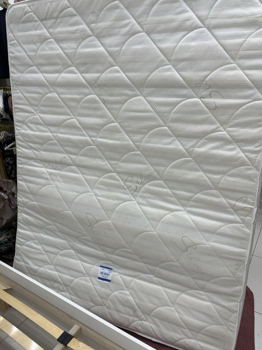 Продам кровать двухспальную