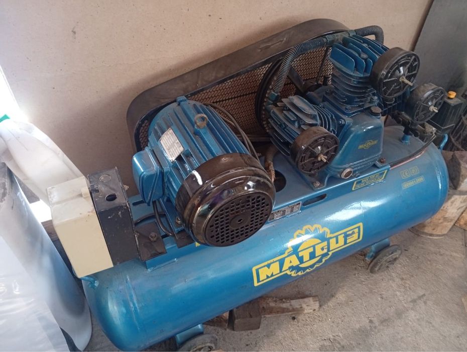 Компреср болшой  380 ват