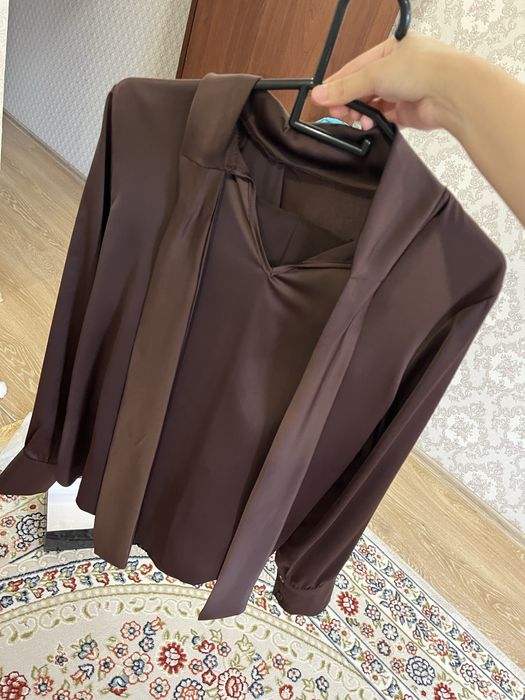 Продается женские брюки и блузка