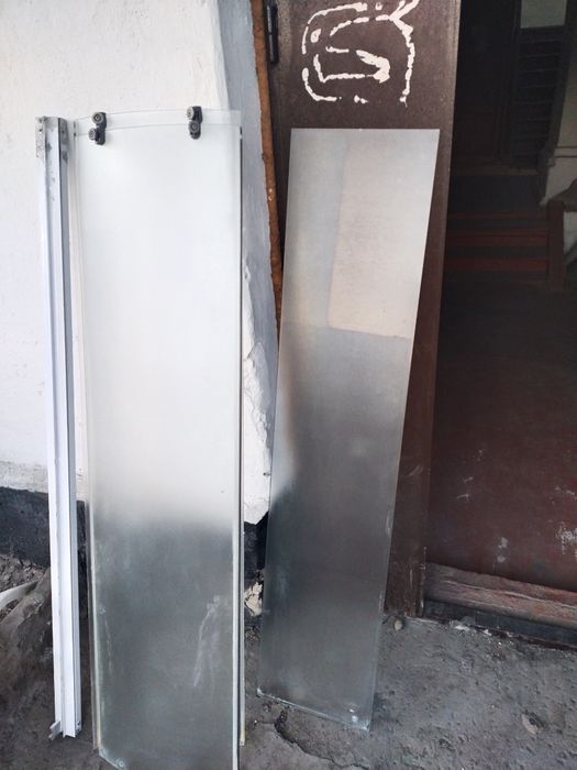 Стекло на душевую кабину