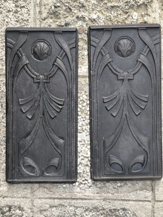 Две метални пана