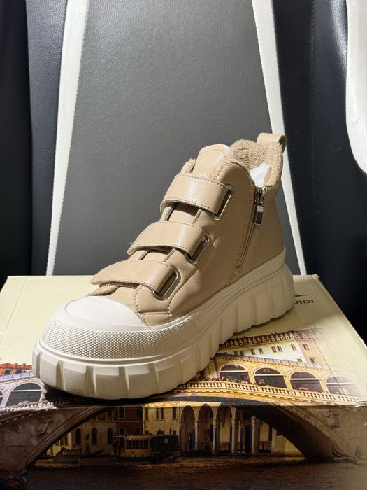 Кроссовки на флисе