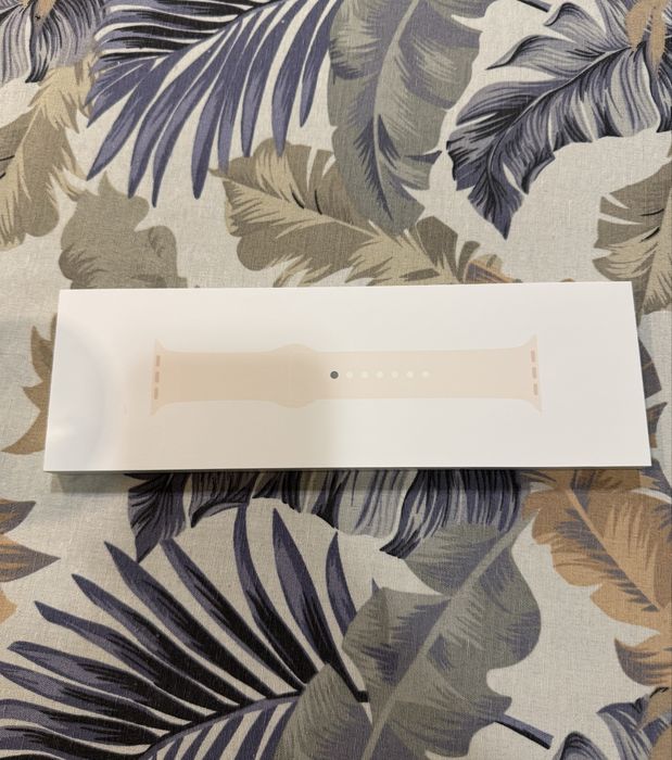 ЧИСТО НОВ Apple Watch Series 11 (42mm, Rose Gold) – Неактивиран, от iSTYLE.