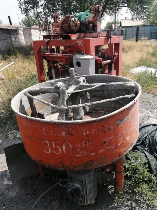 Станок для производства сплитерных блоков