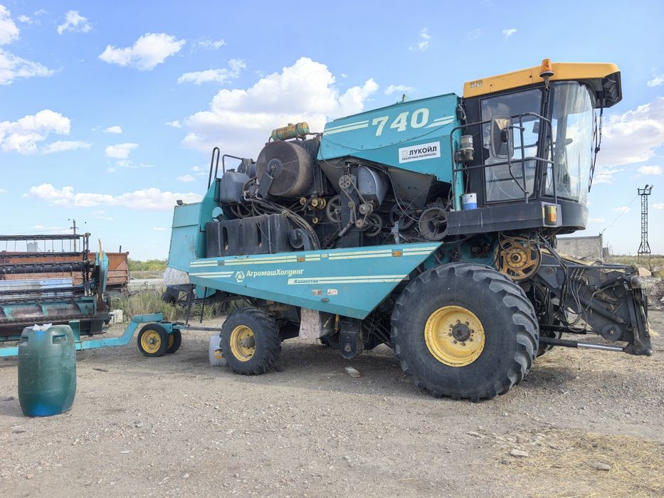 Срочно продам комбайн Essil-740