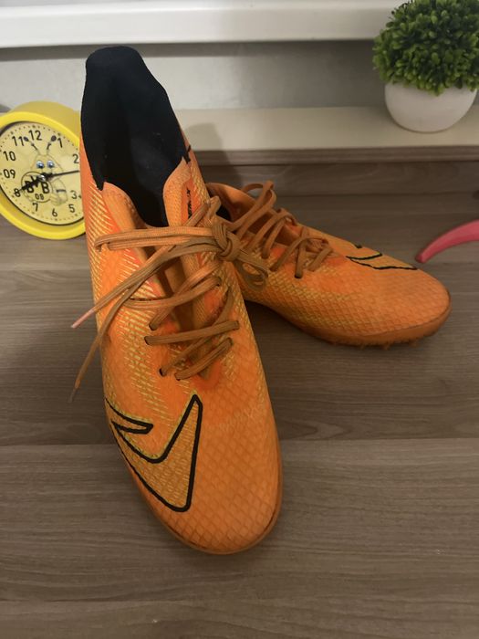 Бутцы для игры в футбол