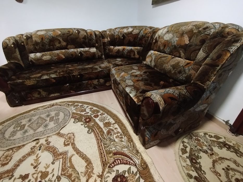 Se vinde fotoliu+colțar 3 piese