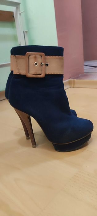 Топли боди в тъмносин цвят