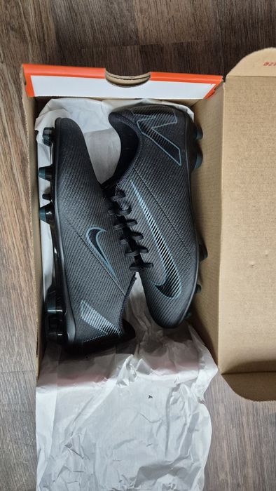 Бутонки Nike - чисто нови