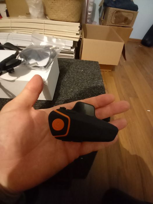 Bluetooth слушалка за мотористи или скиори!