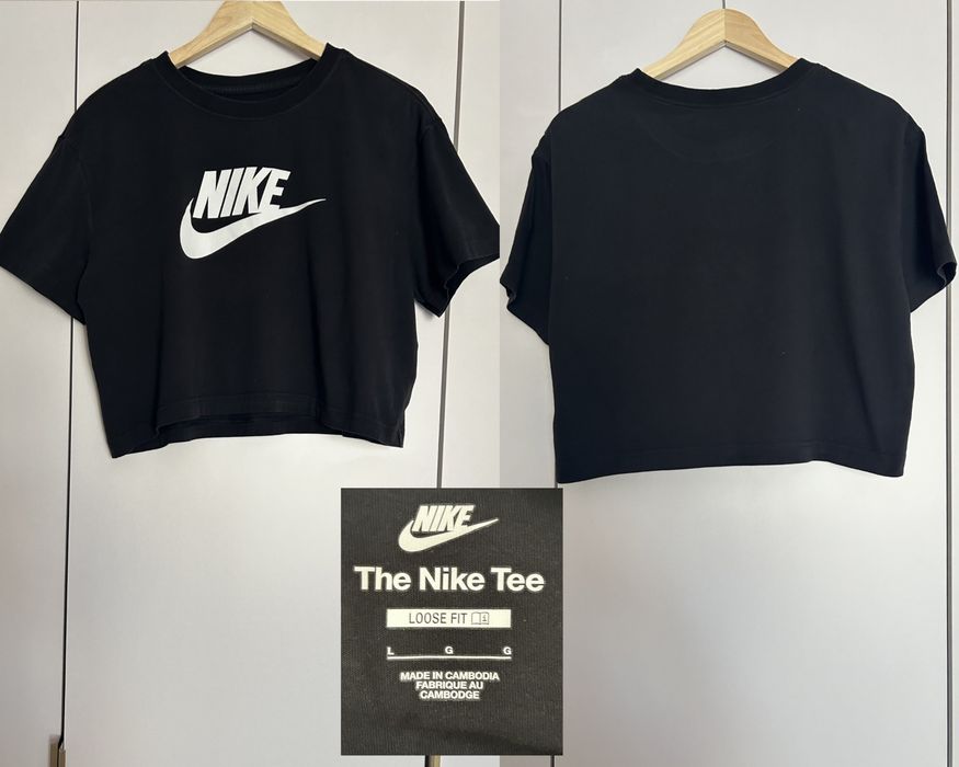 Оригинален дамски комплект Nike – Кроп топ (L) и Долнище (XL)
