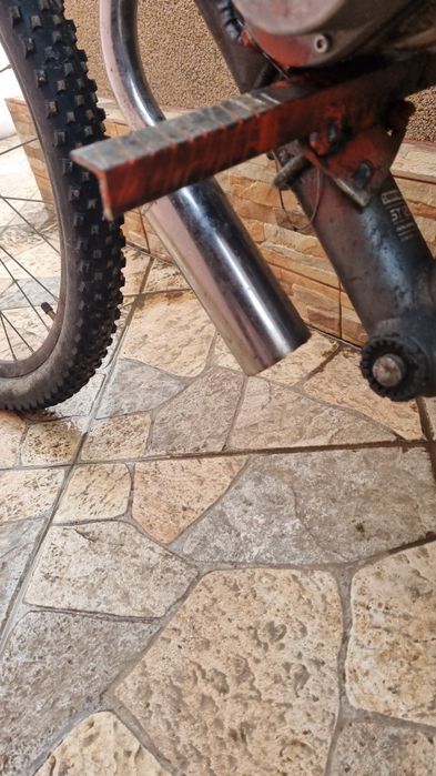 Bicicletă rockrider st 120s modificată cu motor 80cc 2t