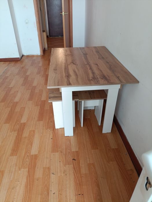 Продам кухонный стол и табуретки!