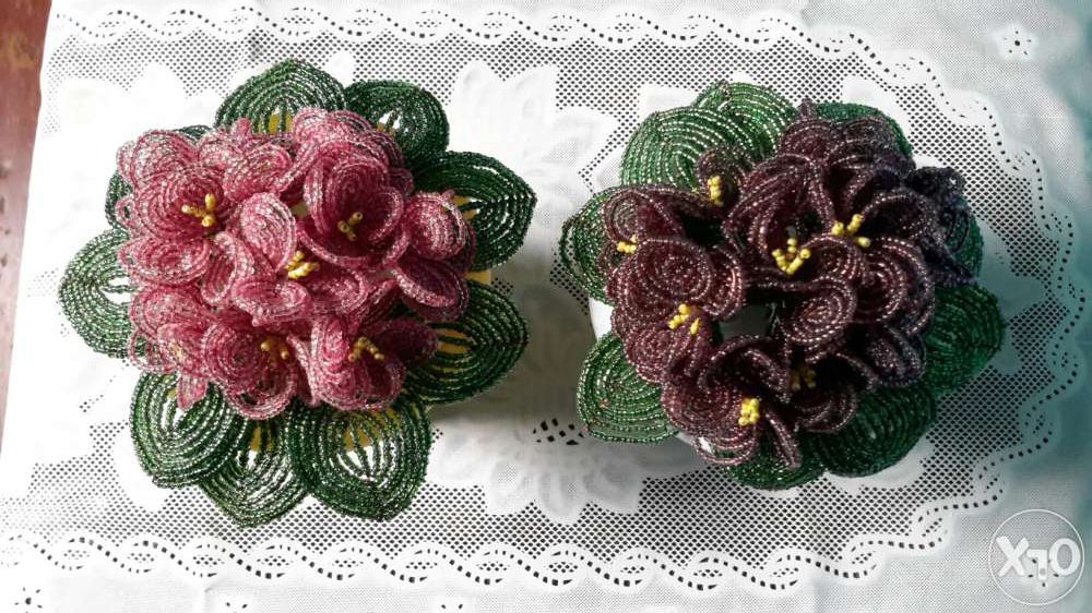 Фиалки из бисера