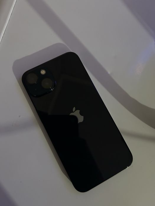 Айфон 13 в хорошем состоянии