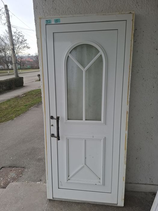 Usi exterior intrare PVC sticlă dublu termopan securizata (2 buc)