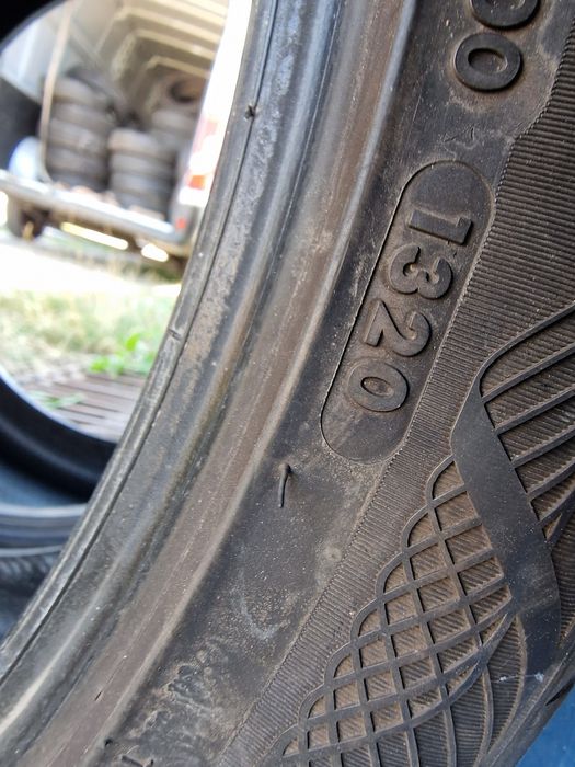 Anvelope 235/40R19 marca Vredestein, DOT 2020,7 mm