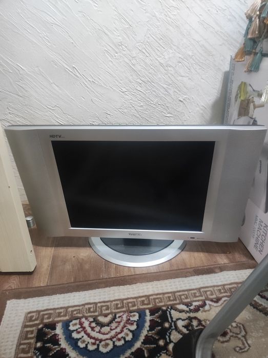 Телевизор  работает отлично.