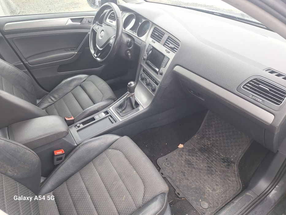 Dezmembrez VW Golf 7 break motor 1.6 CLBM cod culoare LI7F