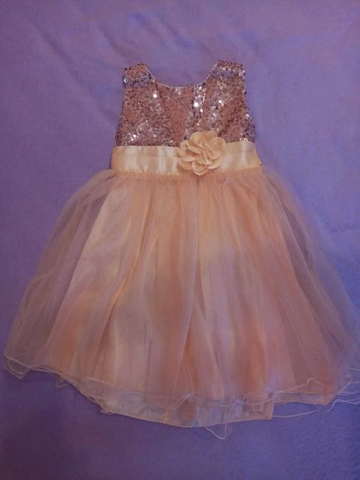 Детски рокли за повод