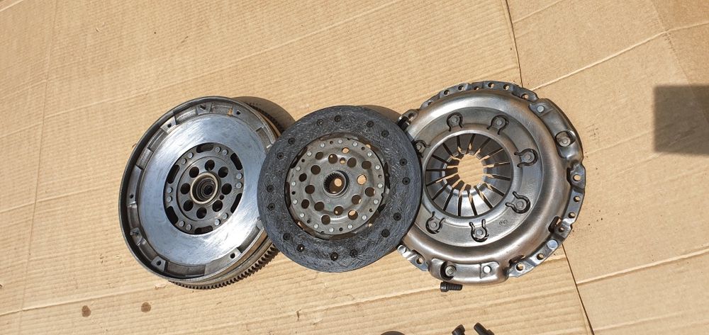 Kit ambreiaj cu volanta mercedes clk 208 2.0 benzina 111.944