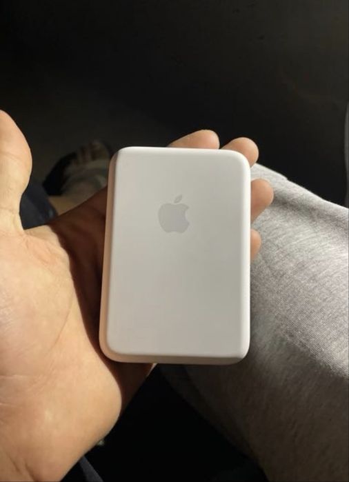 Повербанк MagSafe