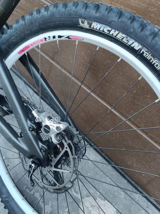 Santa Cruz nomad cc изцяло карбон