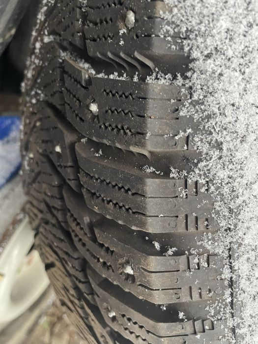 Продам шины комплект