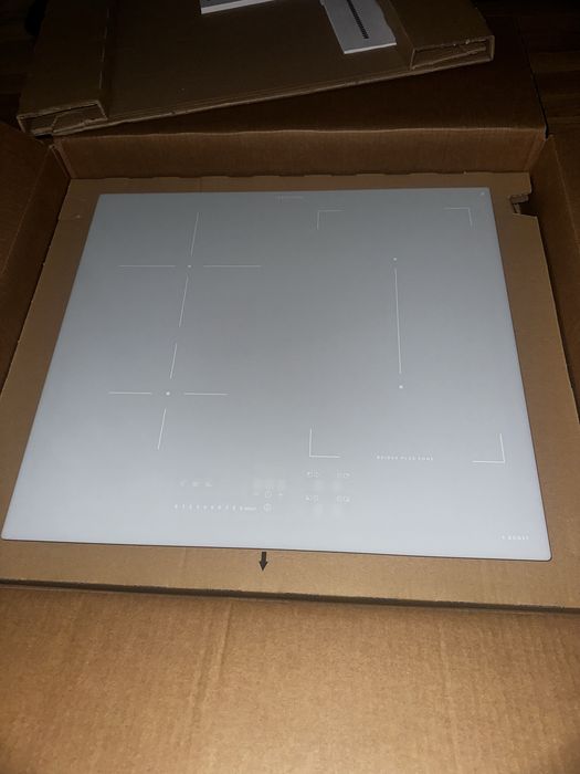 Plită cu inducție IKEA KOLSTAN – alb, nouă