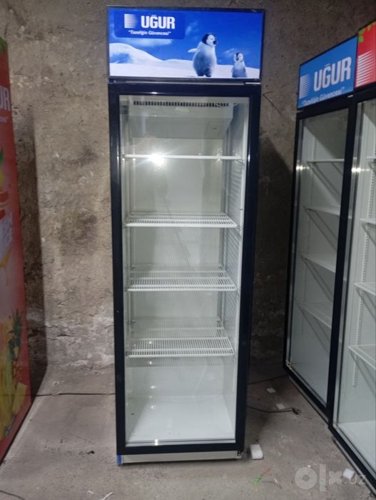 Vetrina haladelnik sotiladi