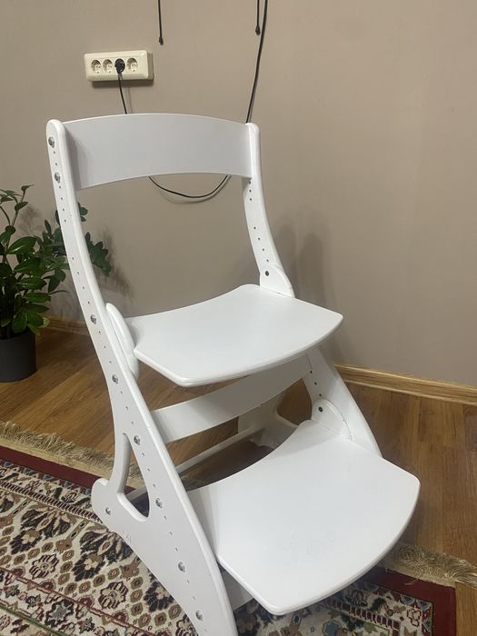 Детский стол для учебы и т.д