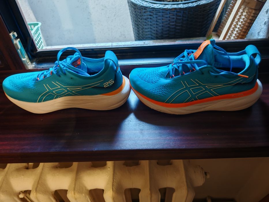 Pantofi sport Asics 25 cu gel nimbus nr 41