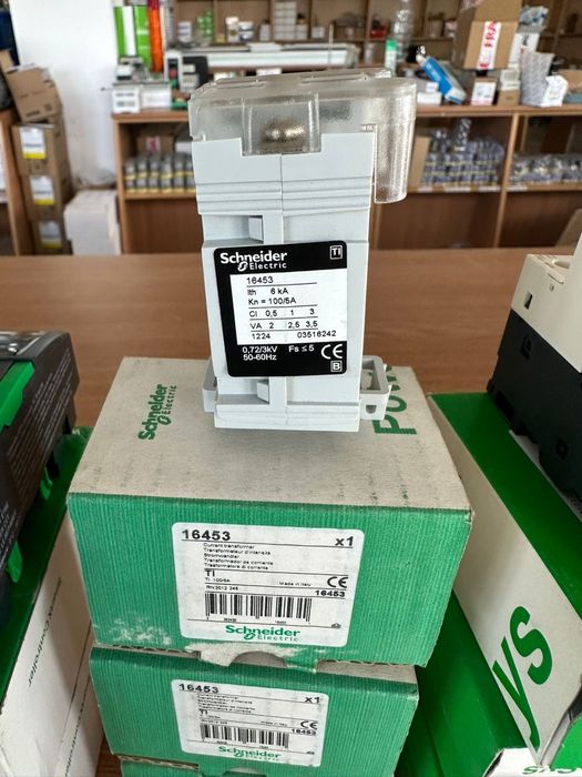 Transformator de curent Schneider Electric 16453