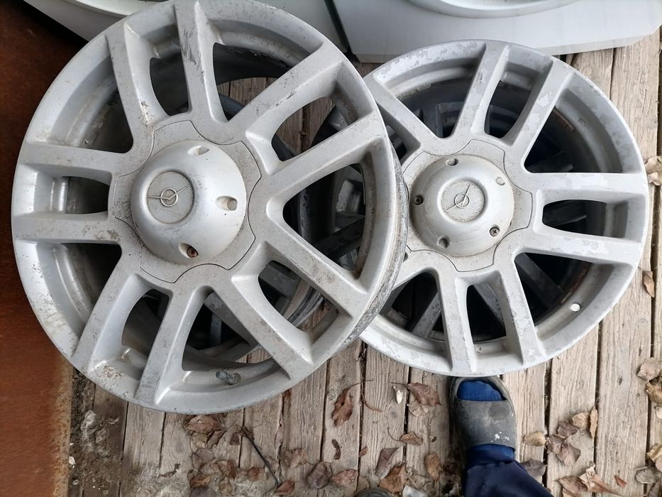 Продам литые диски на уаз R 18