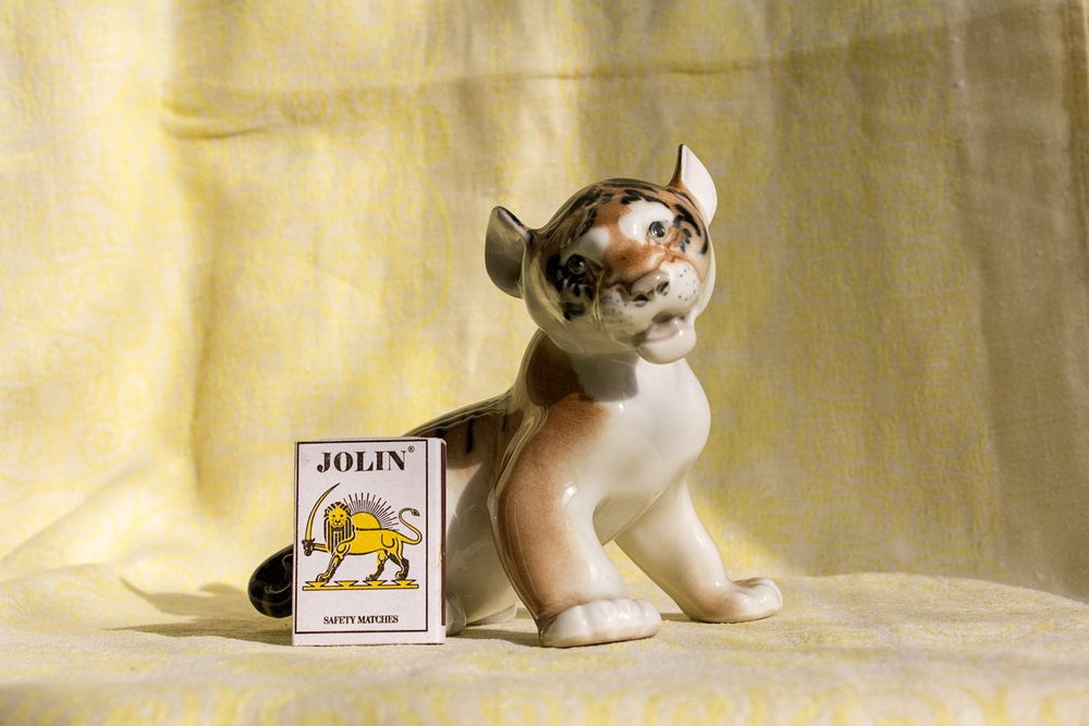 Продаётся статуэтка тигр - тигрёнок