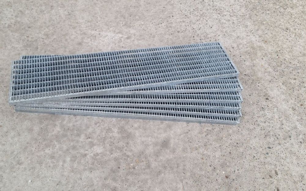 Trepte zincate galvanizate