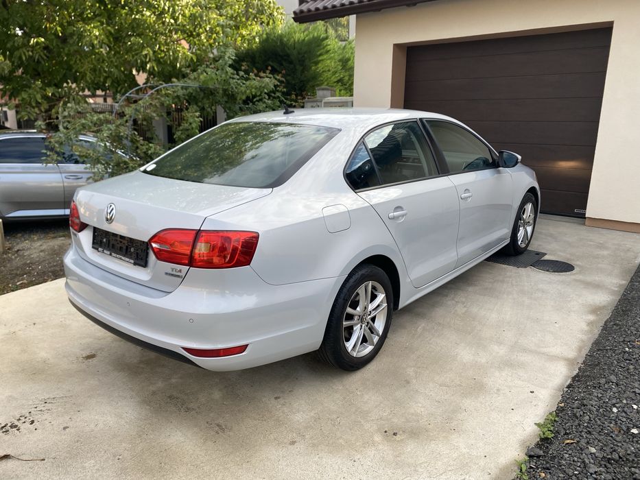 VOLKSWAGEN Jetta 2011 — imagine 3