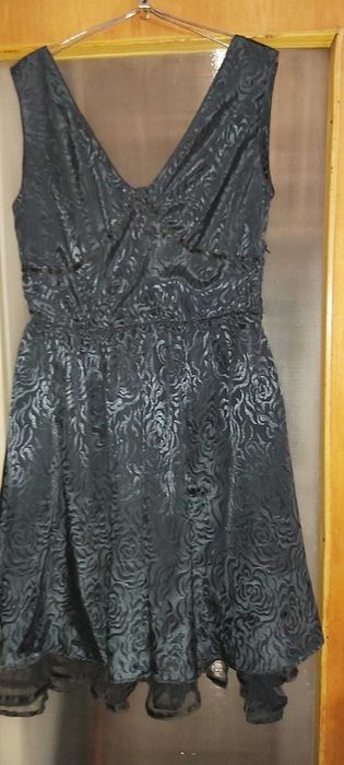 Rochie neagra de ocazie captusita cu tul