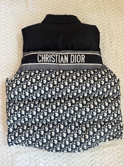 Дамски двулицев елек нов