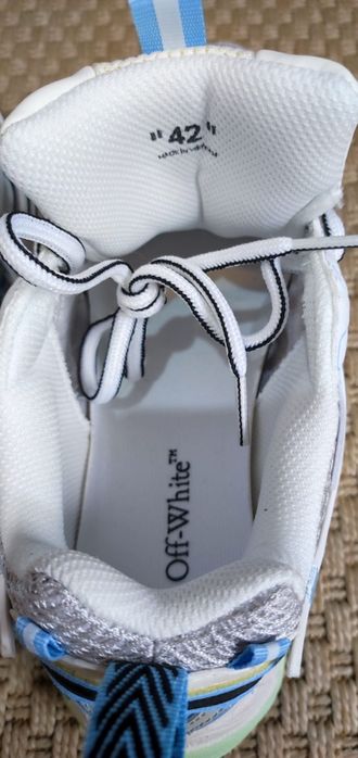 Off White Be Right Back