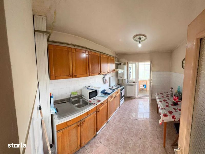 Apartament trei camere - etajul 2 - str. Unirea Principatelor - 78mp