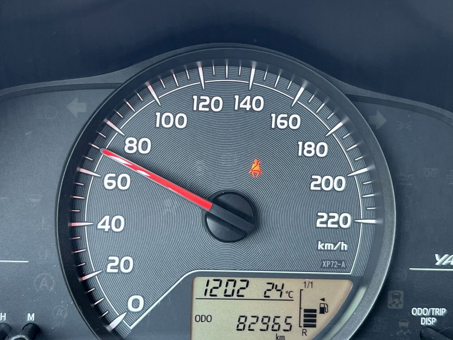 * Toyota Yaris - 83.000km rulați *