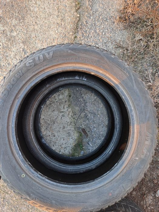 Два броя гуми и четири бр.гуми с джанти втора употреба