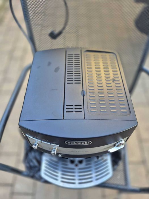 Espressor automat De'Longhi Magnifica ESAM 3000.B