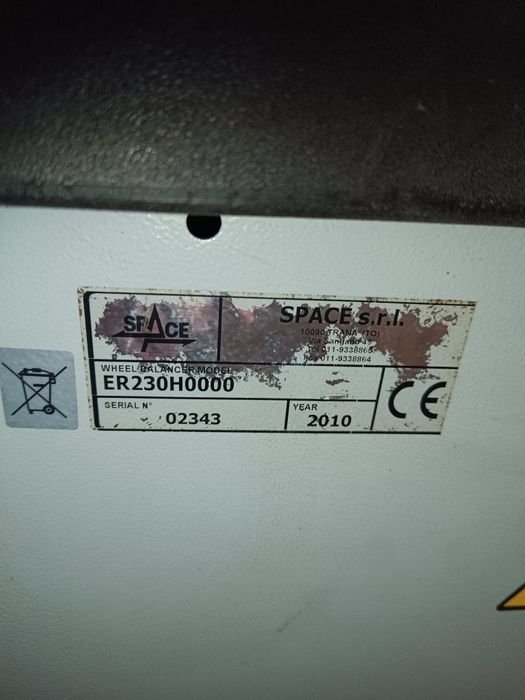 Баланс машина за автомобилни гуми