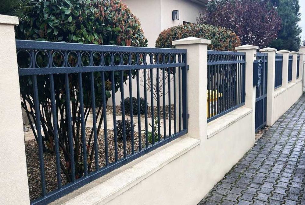 Garduri și Porți Metalice – Protecție și Design Modern