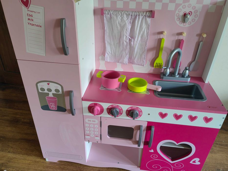 Детска дървена кухня