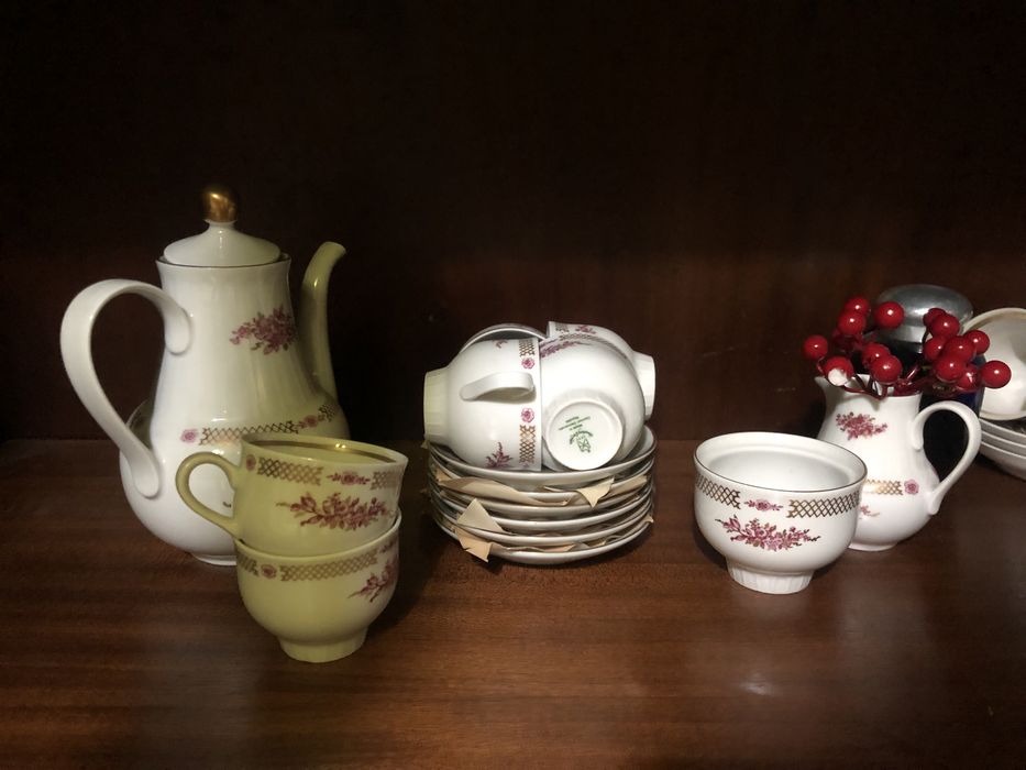 Фарфоровый чайный сервиз “Henneberg Porzellan”,винтаж GDR.